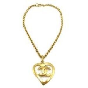 Chanel Cc Heart Pendant Metal Gold Gold_Plated Necklace Jewelry
